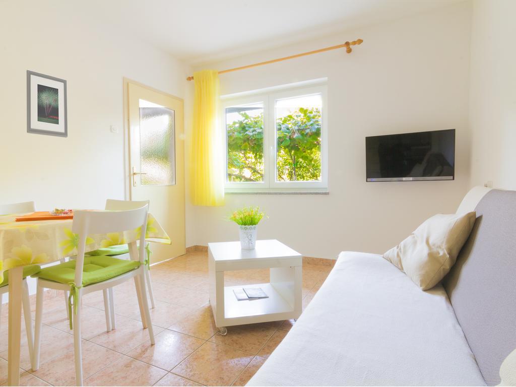 Apartments Nicole Pula Zewnętrze zdjęcie