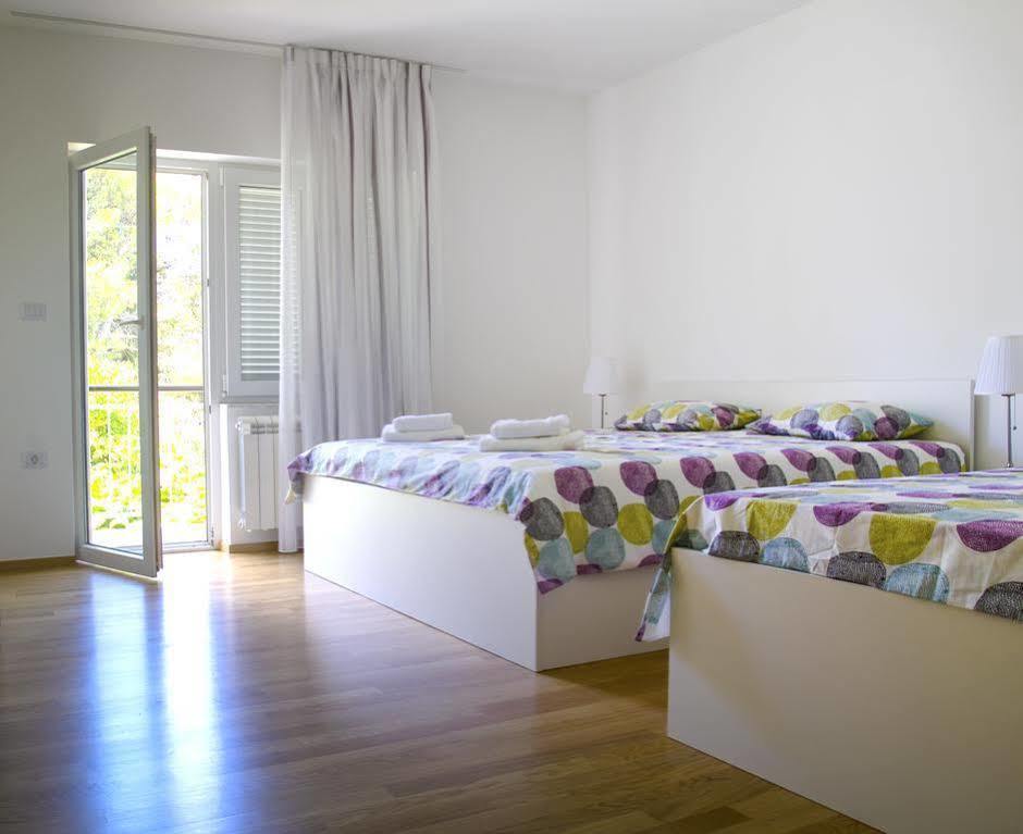 Apartments Nicole Pula Zewnętrze zdjęcie